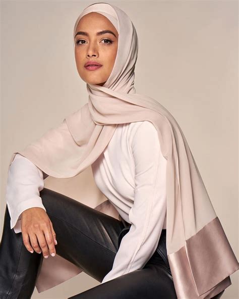 haute hijab|More.